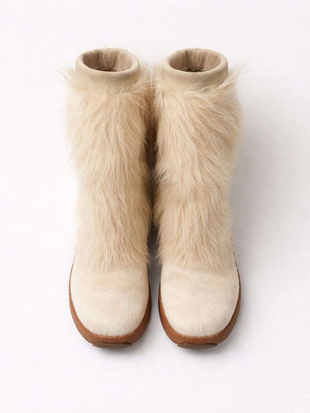 Real Fur Winter Boots in Cream with Brown Sole - Picture 2 of 13